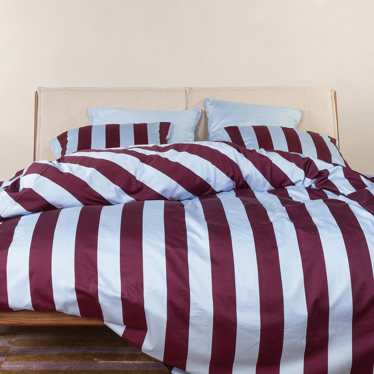 Essenza Minte Stripe Mauve Wine Ice Blue Satin Bettwäsche